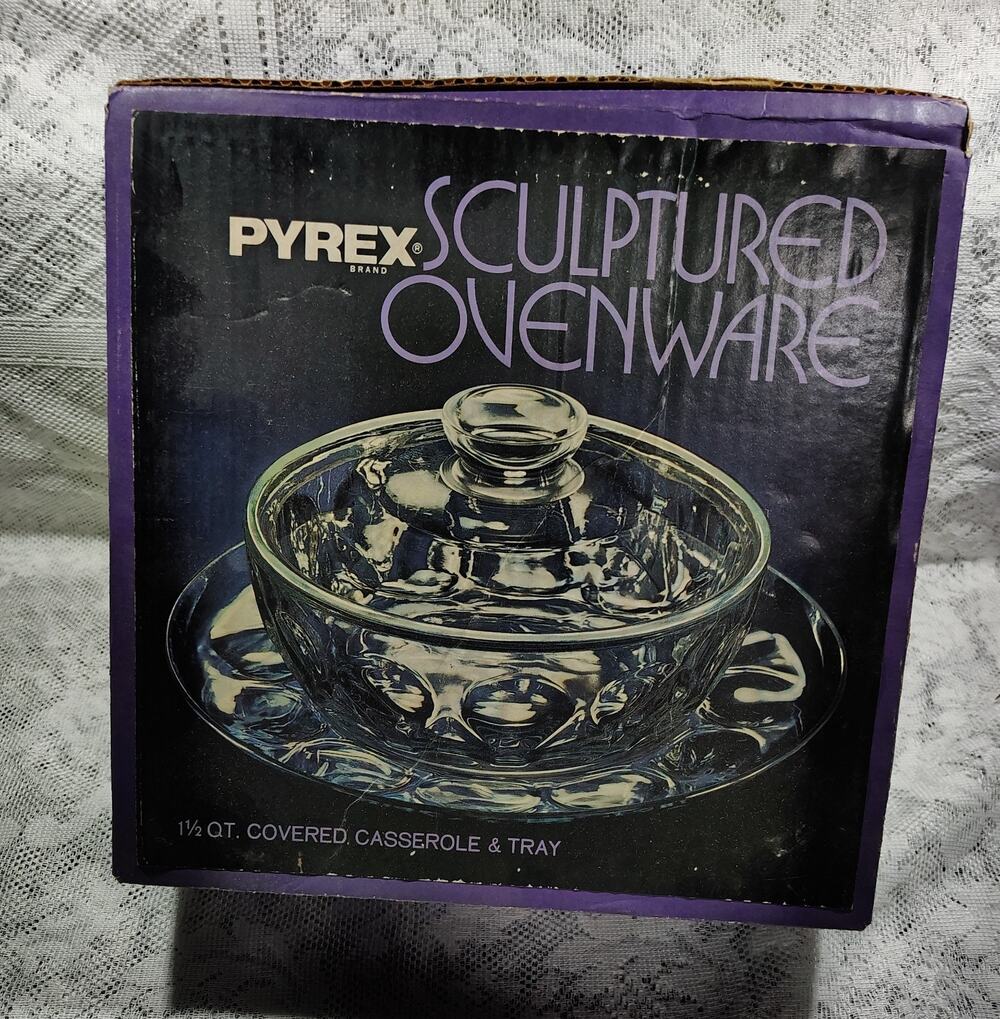 VTG PYREX SCULPTURED OVENWARE CASSEROLE DISH, LID & TRAY NIB (#1)